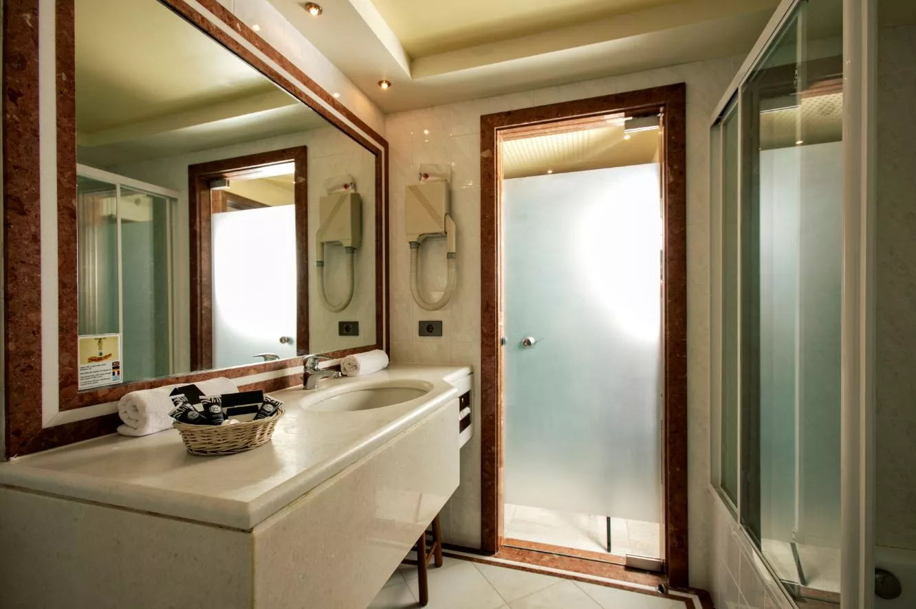 Tiara Holidays - Possidi Holidays Resort & Suites - Superior Double Room with Sea View - bathroom
